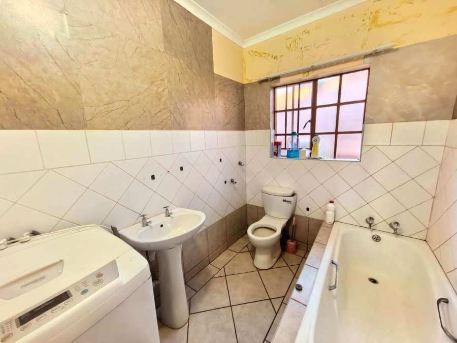 3 Bedroom Property for Sale in Geelhoutpark North West